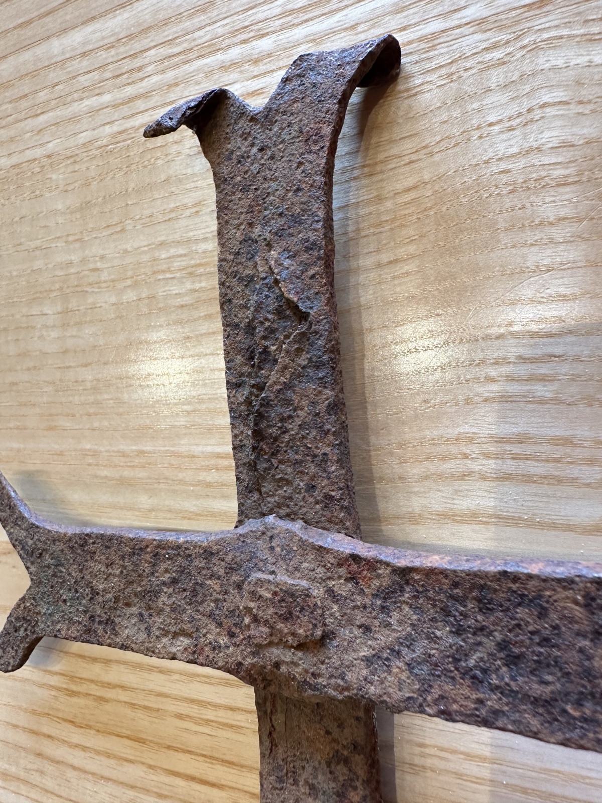 Lothringer Kreuz/Patriarchenkreuz geschmiedet