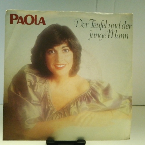 SINGLE / Paola (2) – Der Teufel Und Der Junge Mann