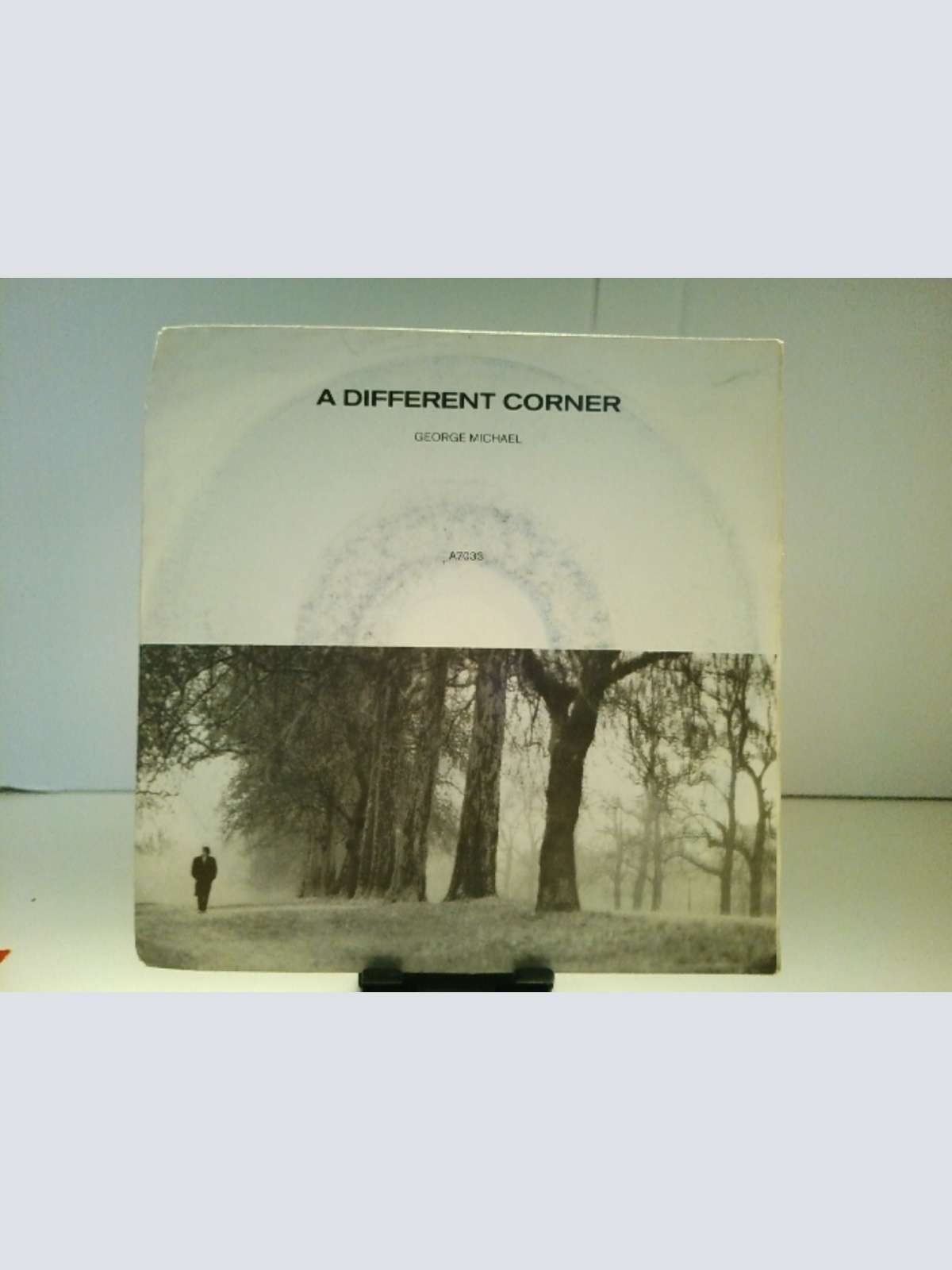 SINGLE / George Michael – A Different Corner