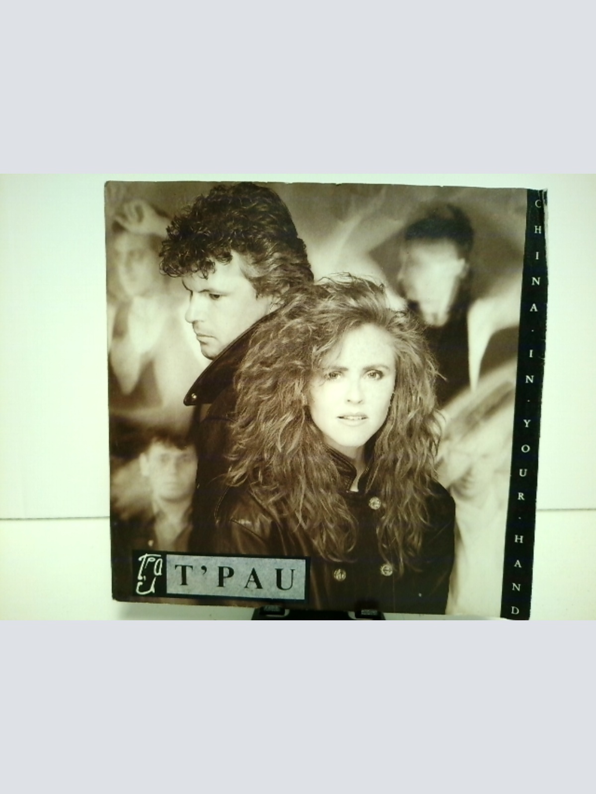 SINGLE / T'Pau – China In Your Hand
