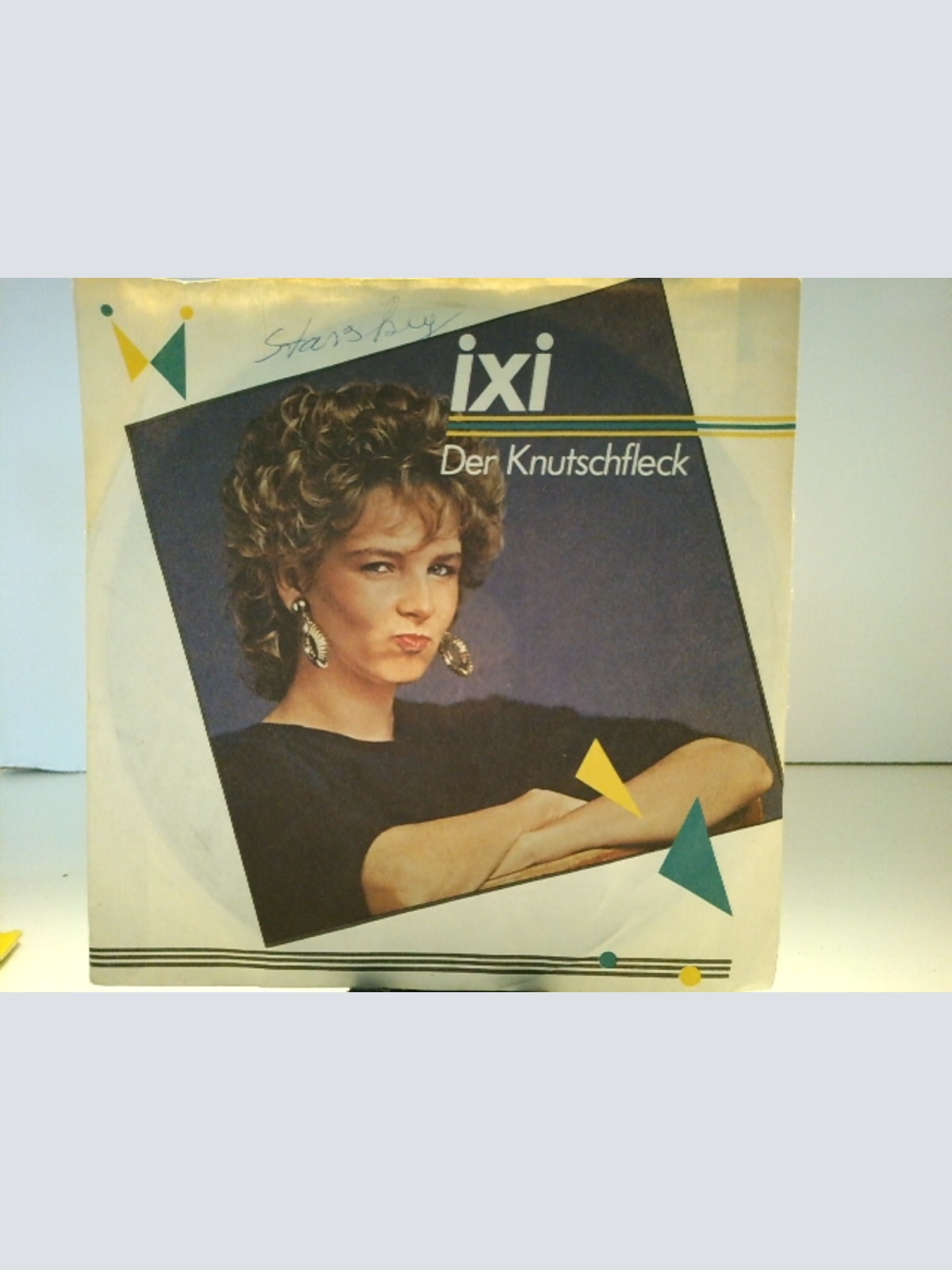 SINGLE / Ixi – Der Knutschfleck