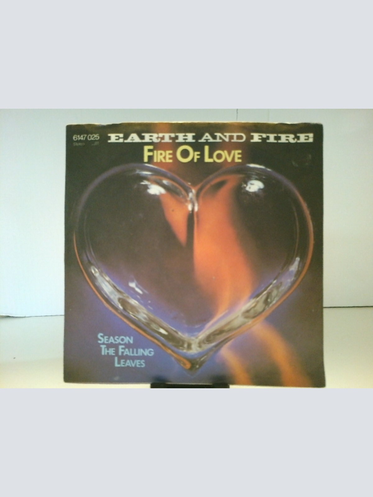 SINGLE / Earth And Fire – Fire Of Love