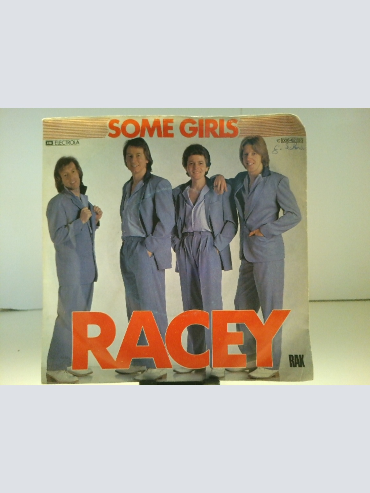 SINGLE / Racey – Some Girls