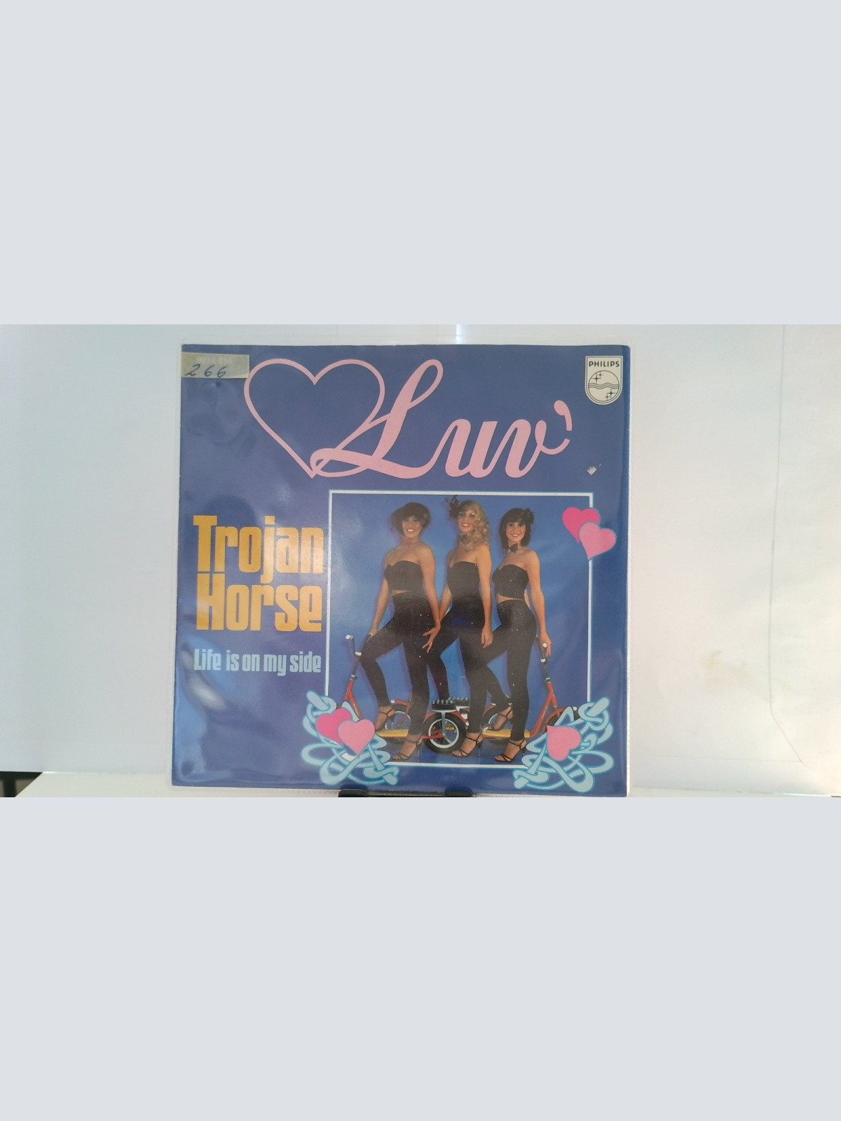 SINGLE / Luv' – Trojan Horse