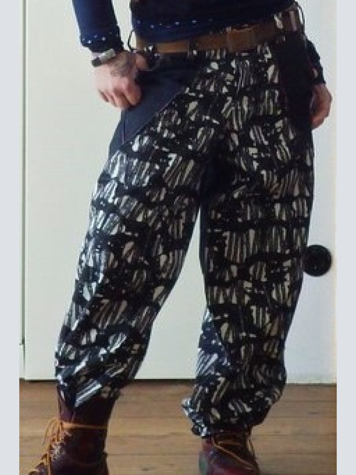 Cargohose Unisey Stacheldraht mit raffinierter Schnittführung