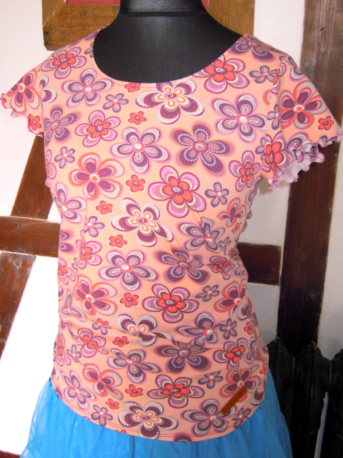 T-Shirt Shirt mit raffiniertem Rückenausschnitt Masche