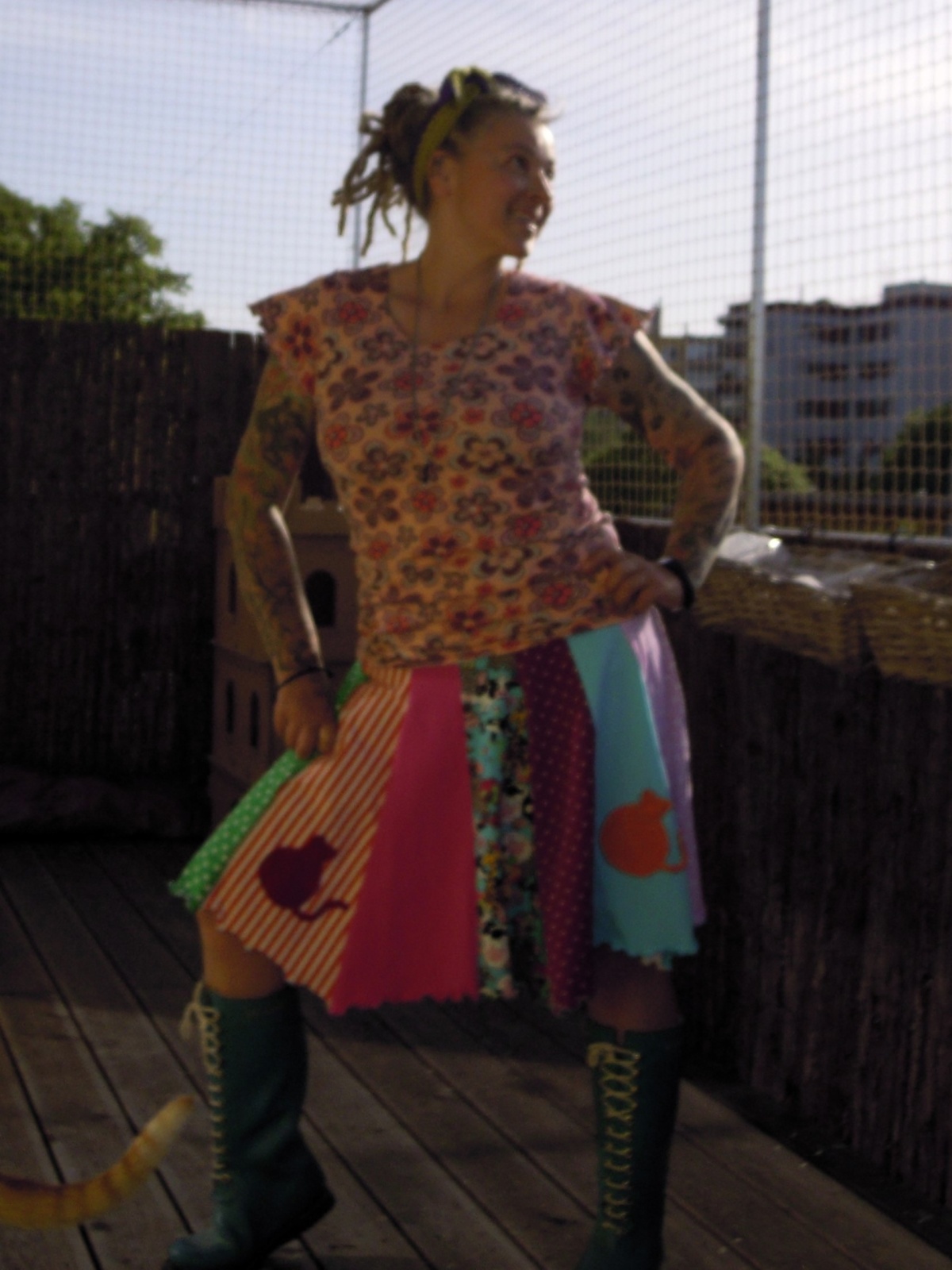 T-Shirt Shirt mit raffiniertem Rückenausschnitt Masche