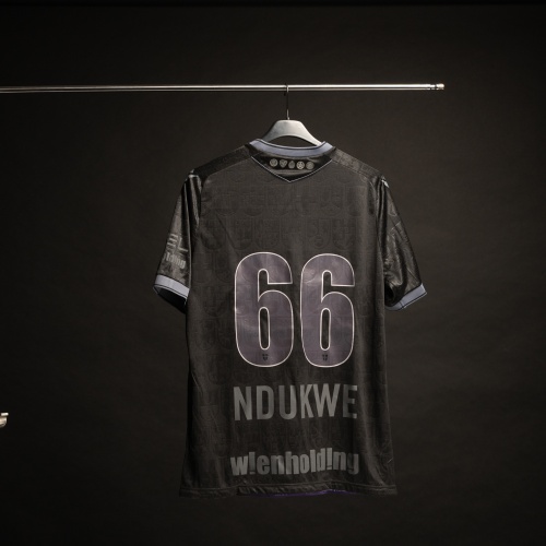 Austria Wien Matchworn Bezirkstrikot NDUKWE