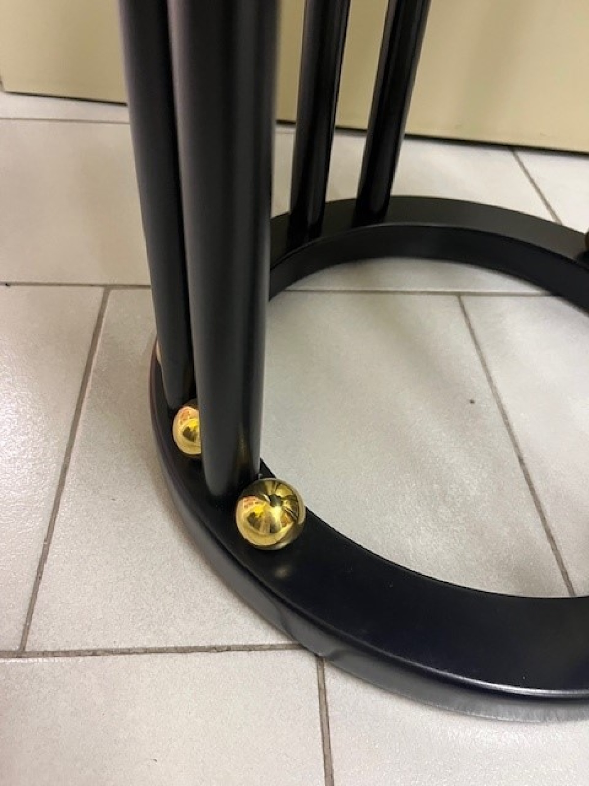 Hocker rund / schwarz (37/38)