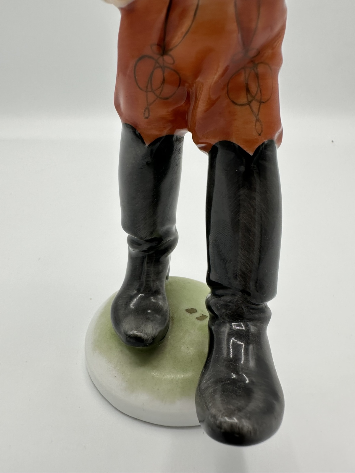 Herend „In Vaters Stiefel“