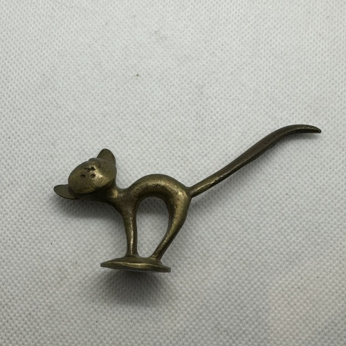 Walter Bosse - Katze Ringhalter