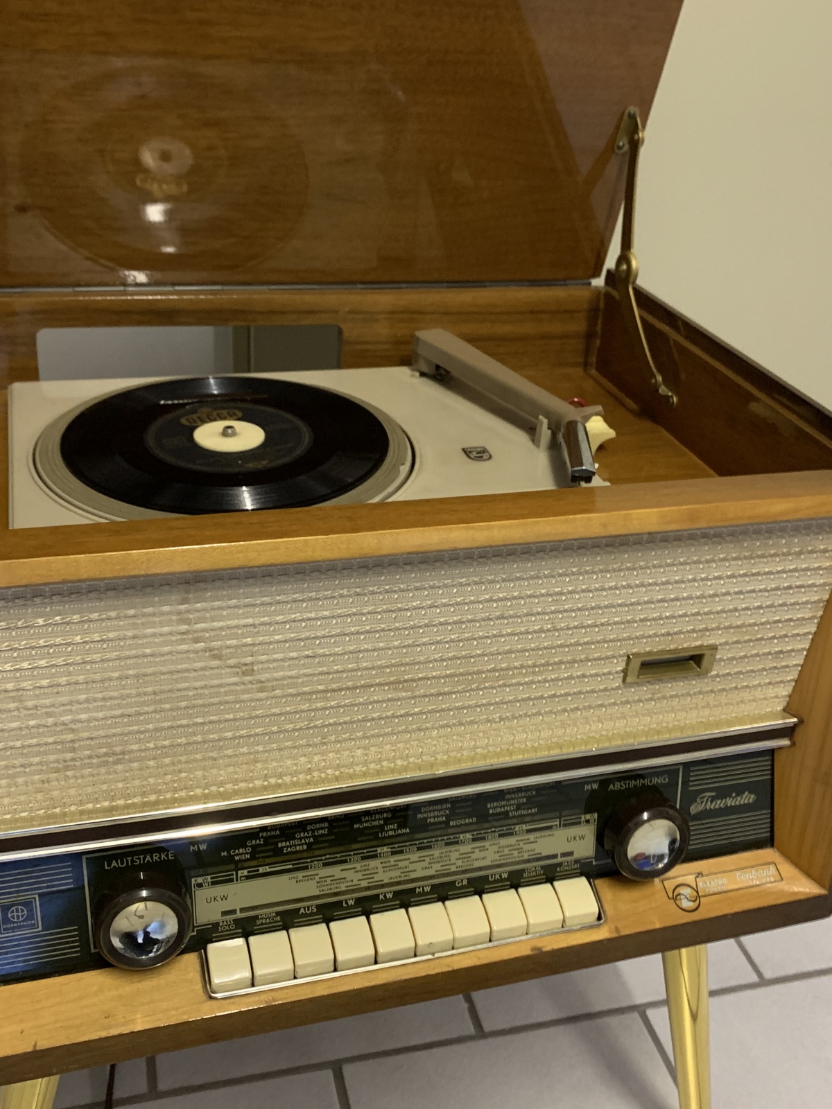 Alter Radio & Plattenspieler