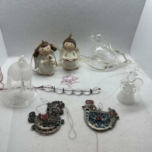 Konvolut verschiedener Christbaumschmuck aus Glas, Ton, Metall