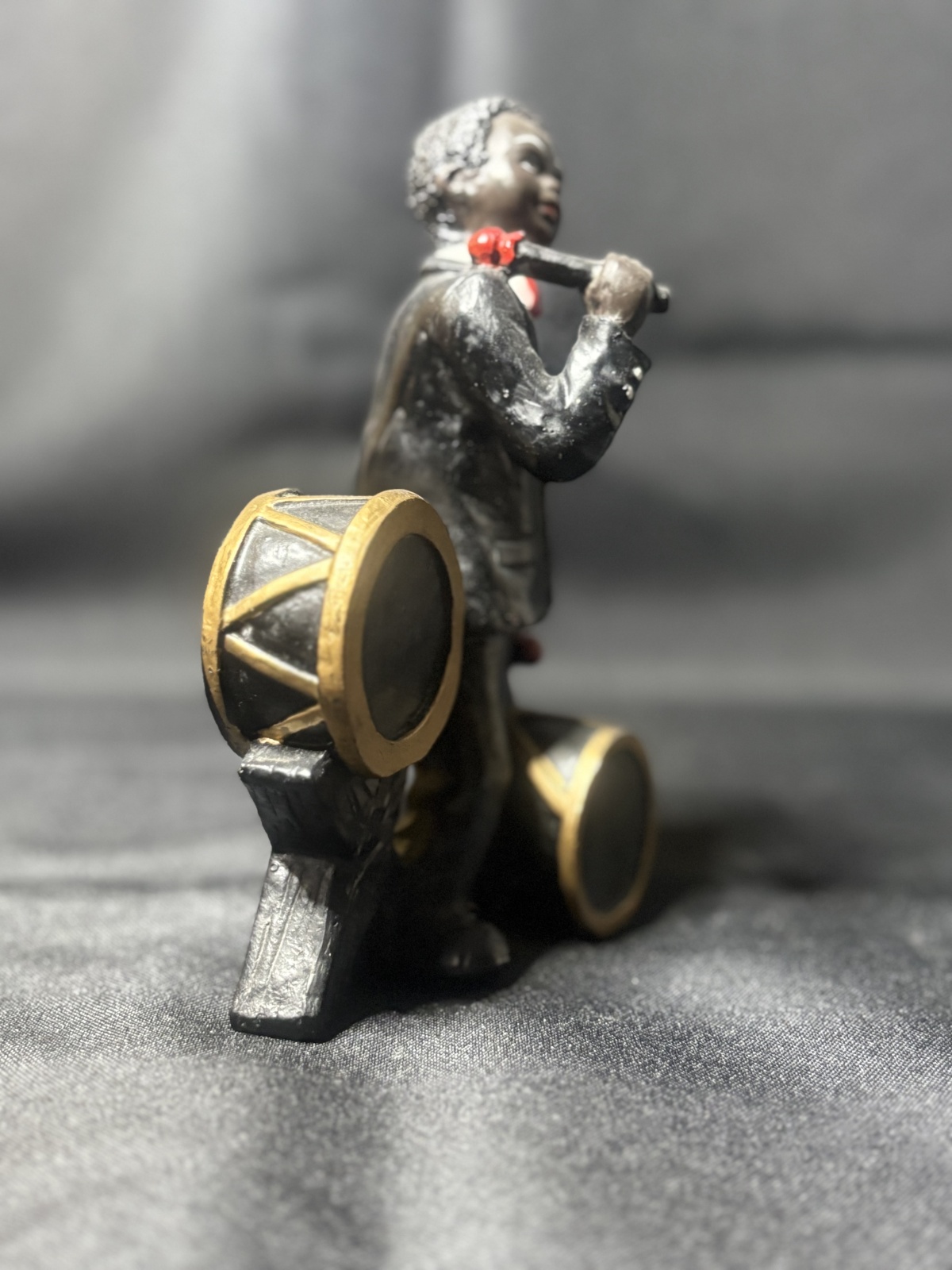 Antik Schlagzeugerfigur