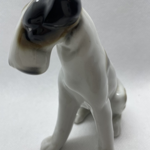Porzellanfigur Hund mit Stempel
