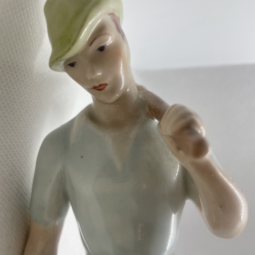 Ungarisches altes Porzellan "Gänsehirte"