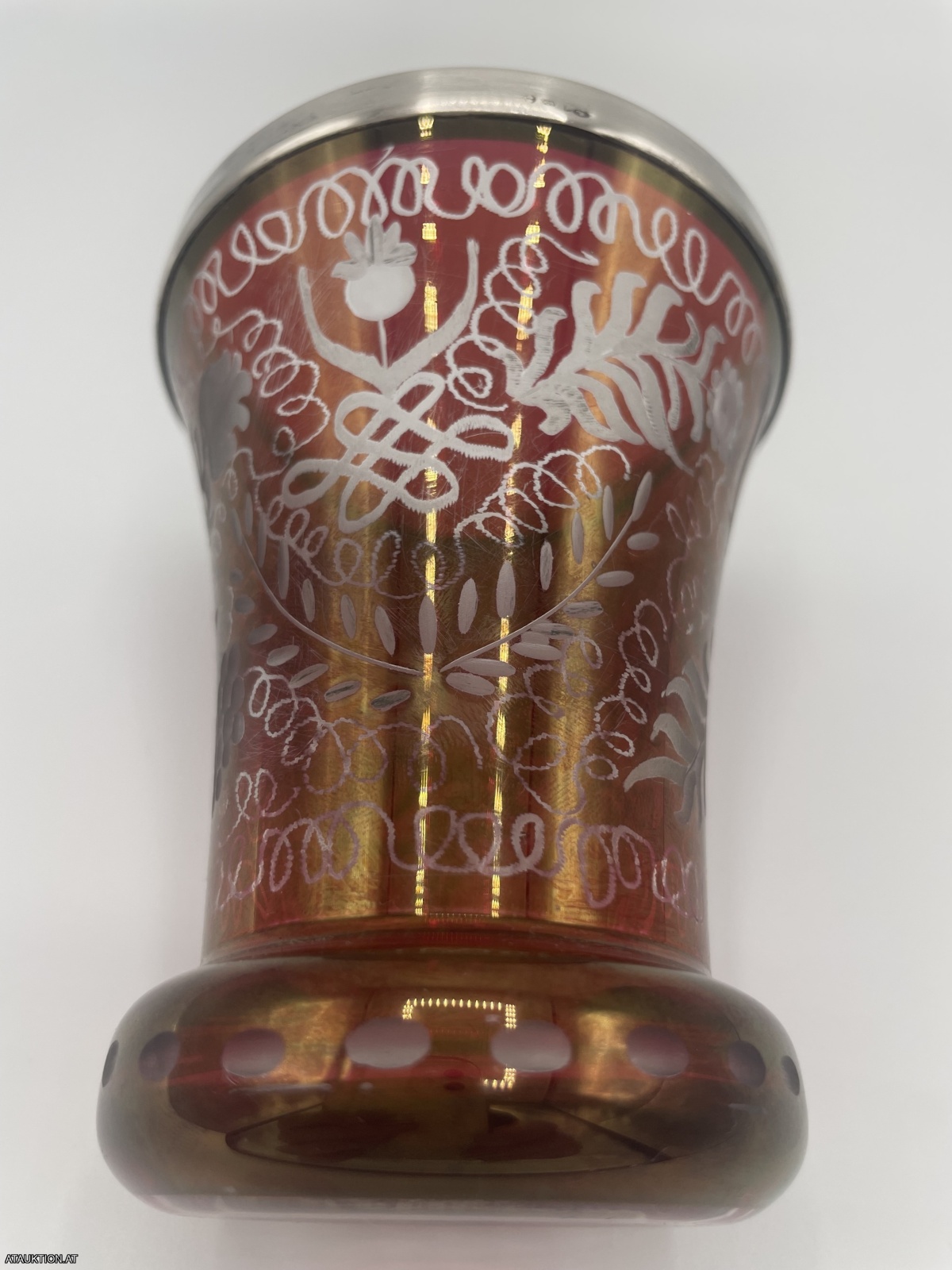 Antiker Fussbecher mit Silberrand