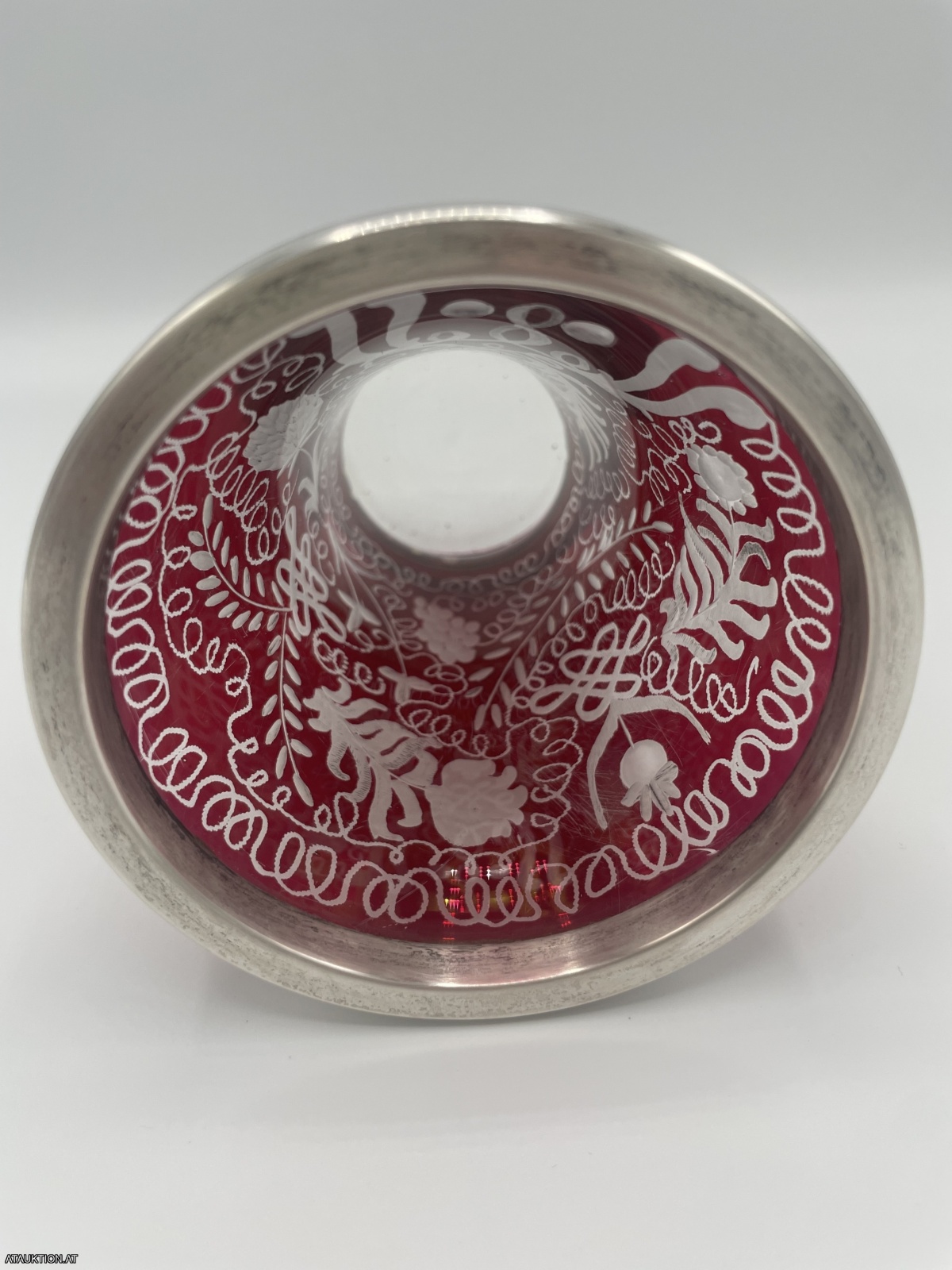 Antiker Fussbecher mit Silberrand