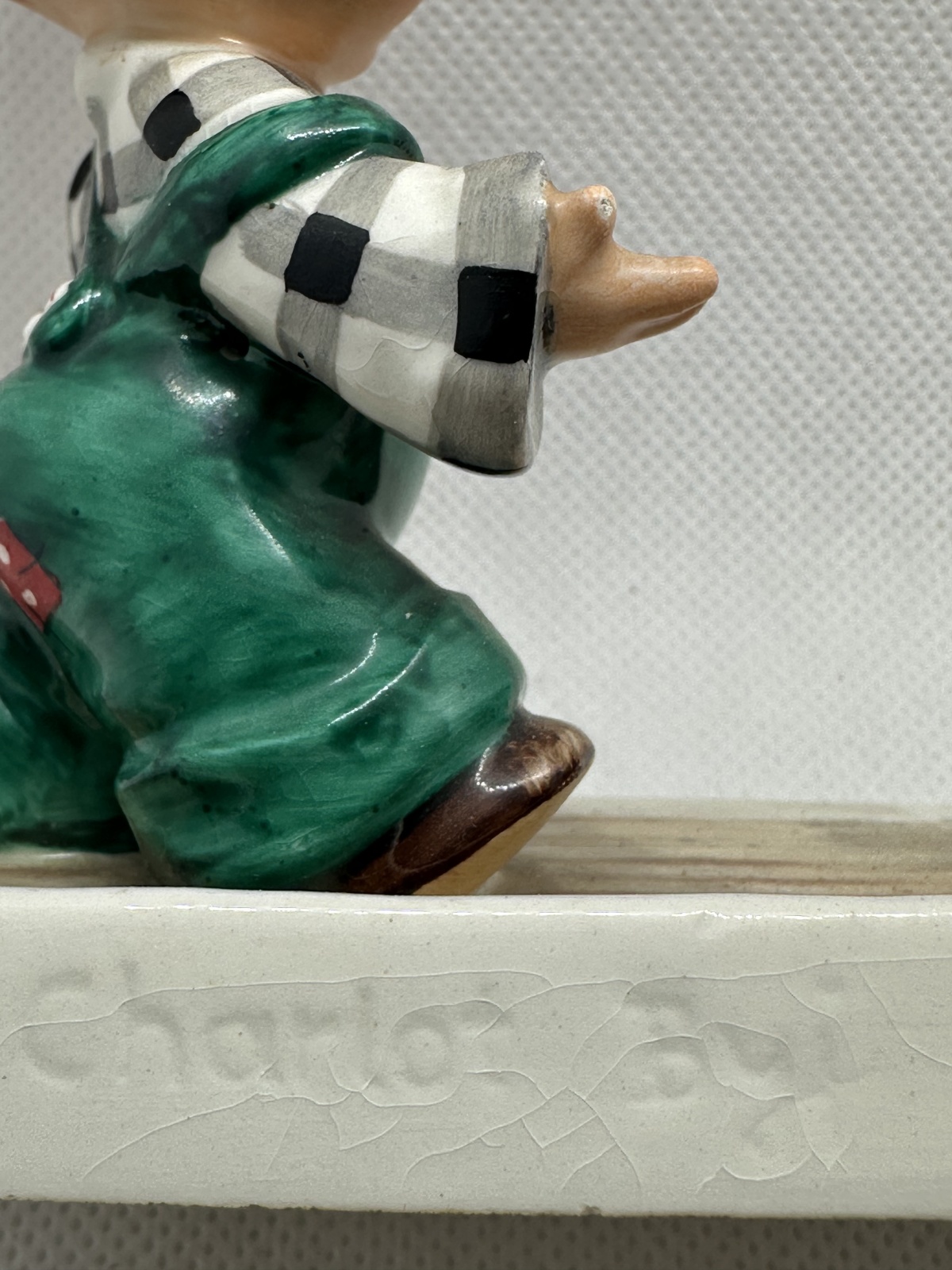 Goebel Figur 1957, Entwurf Charlot Byi