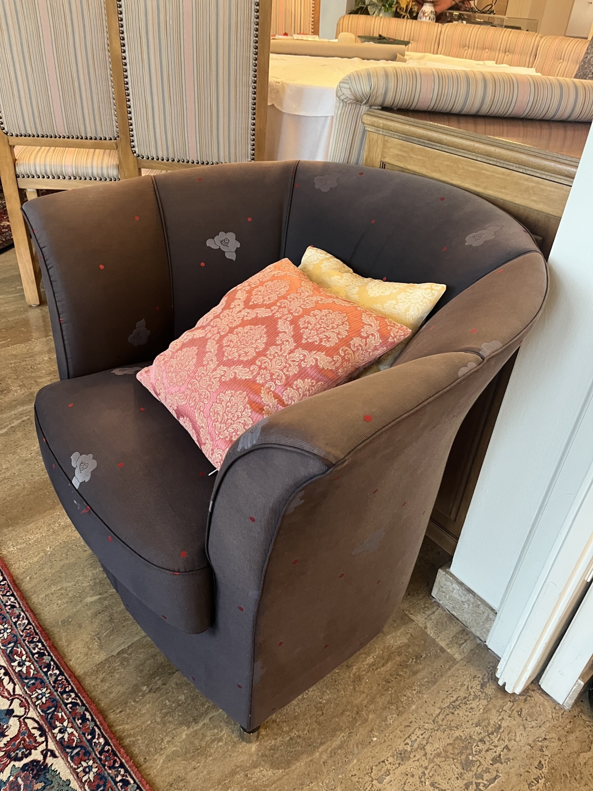 Sitzgarnitur mit Tisch (31)