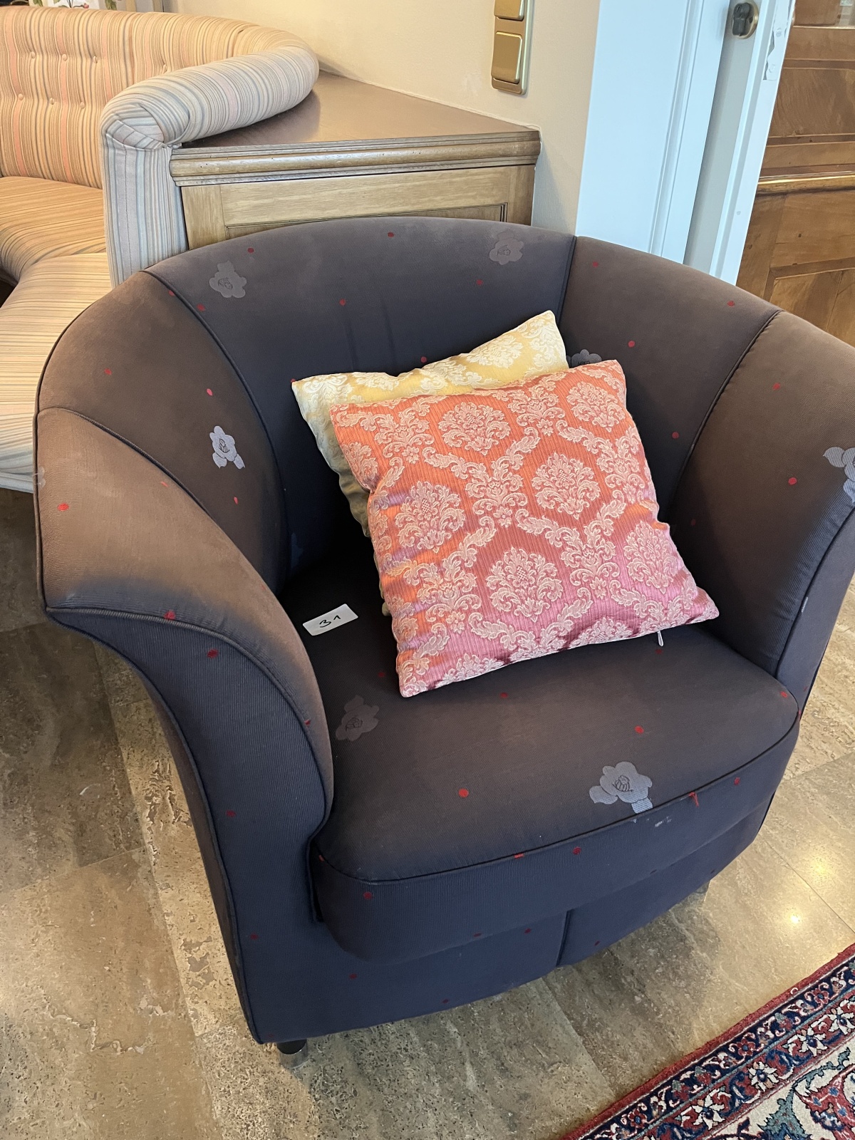 Sitzgarnitur mit Tisch (31)