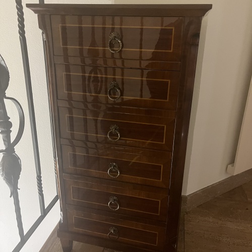 Schöne kleines Kasterl mit 6 Lade (22)