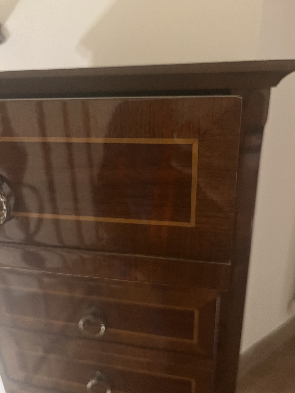 Schöne kleines Kasterl mit 6 Lade (22)