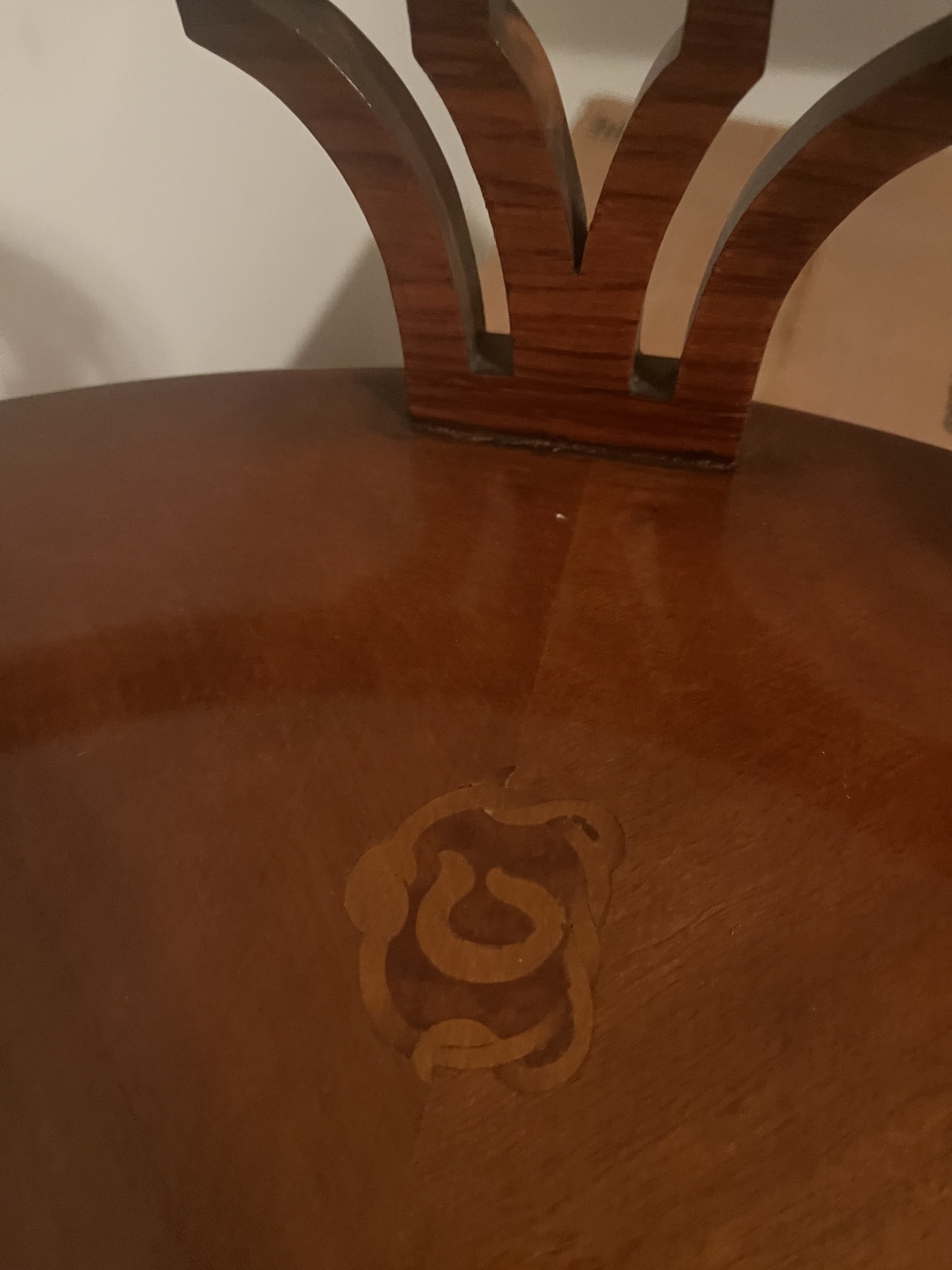 Schöner Glastürenschrank (10)