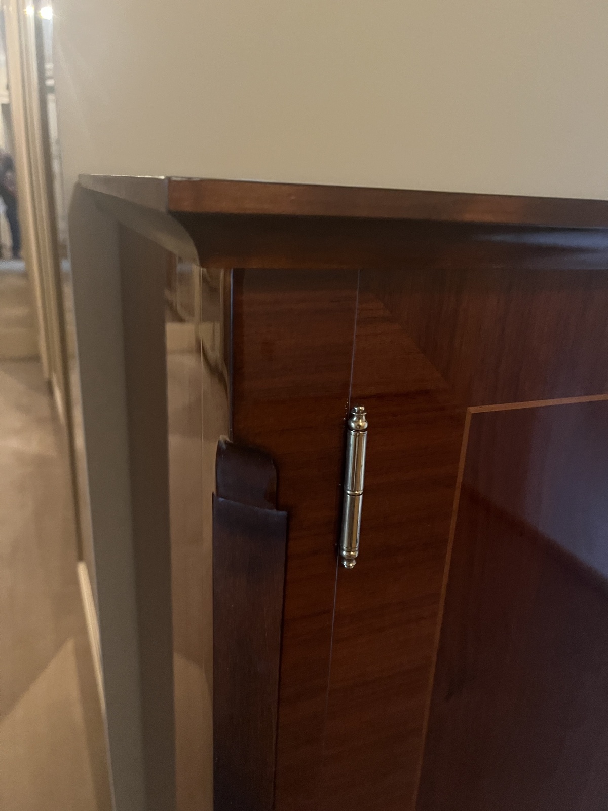 Schöne kleine Kommode / Kasterl mit Türen und Lade (20)