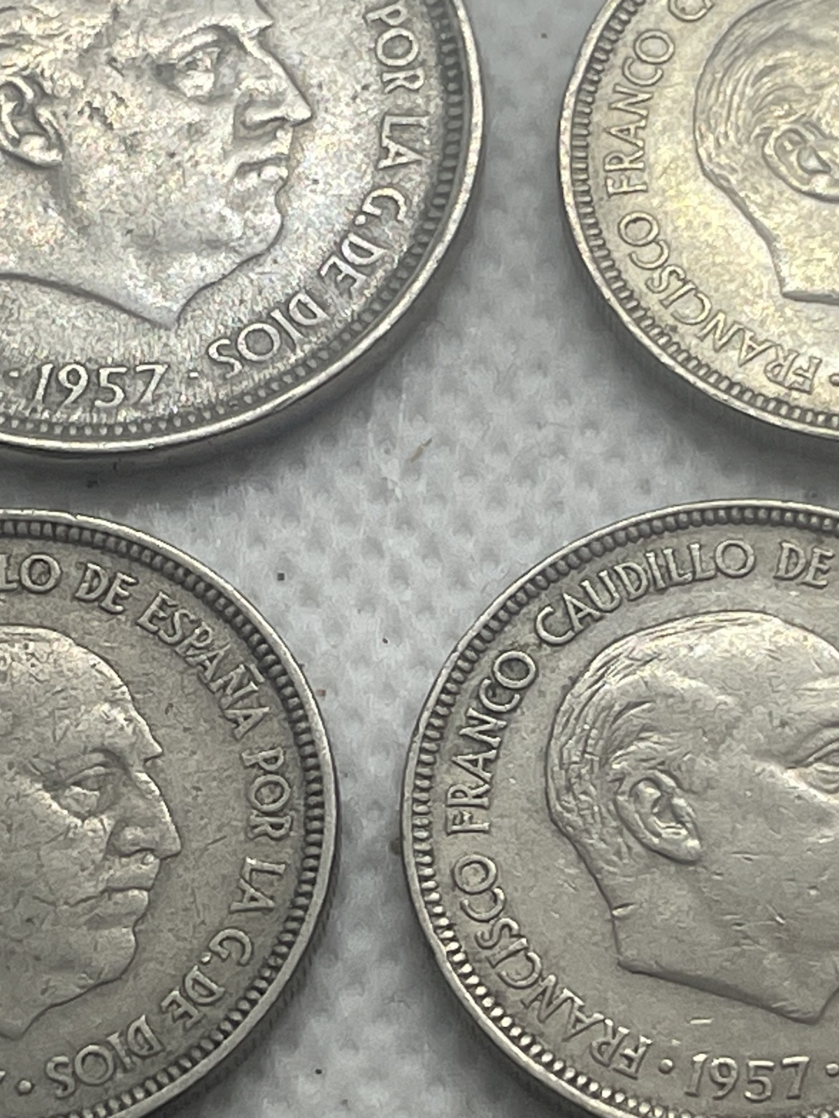 8 alte spanische Münzen von 1957 - PTAS