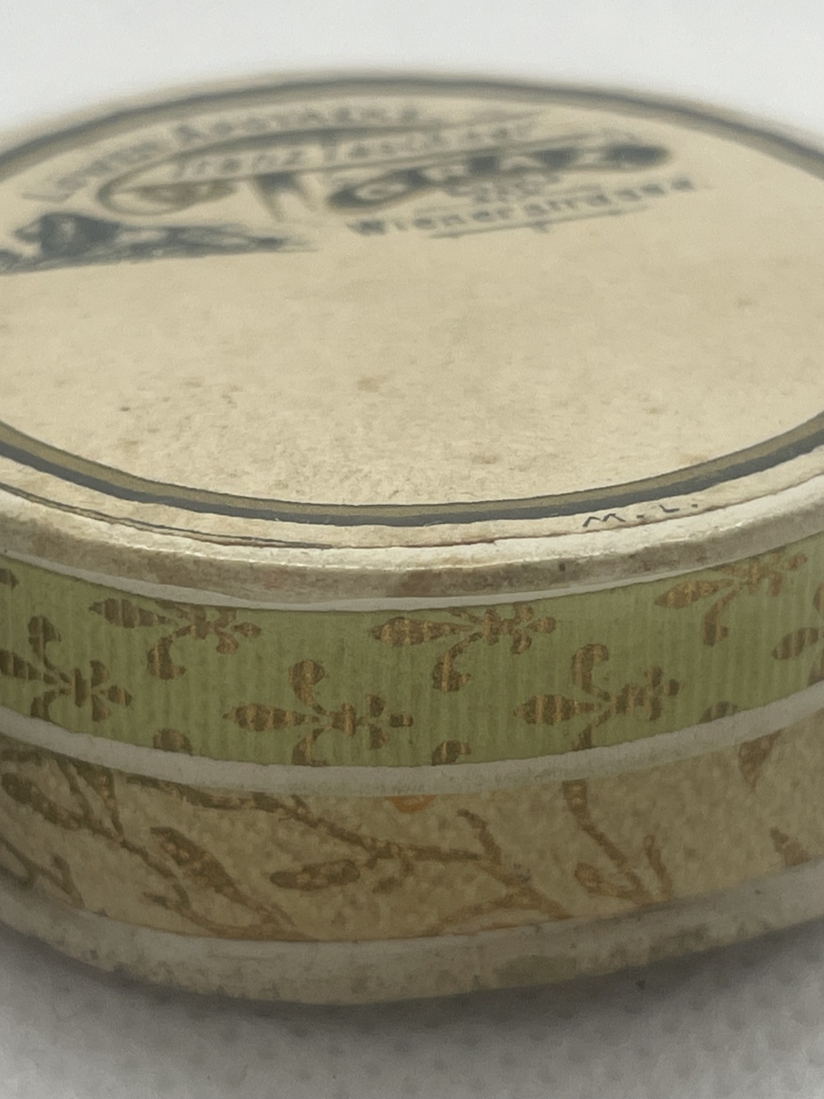 Vintage Dosen aus Karton eines Apothekers aus Graz