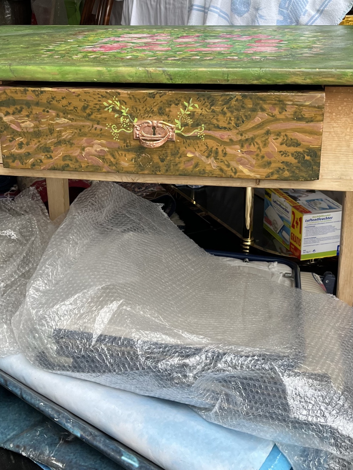 Schön bemalter Tisch - James