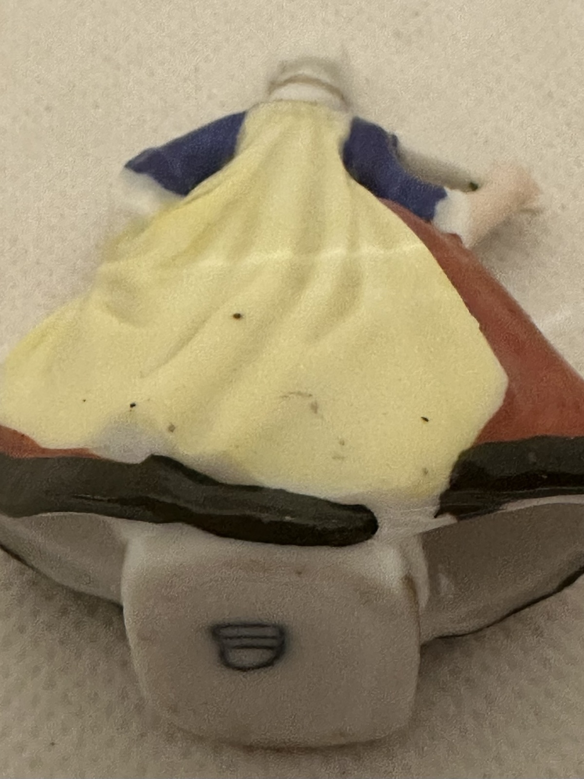 Augarten Wien kleine Porzellanfigur Dame mit Tracht