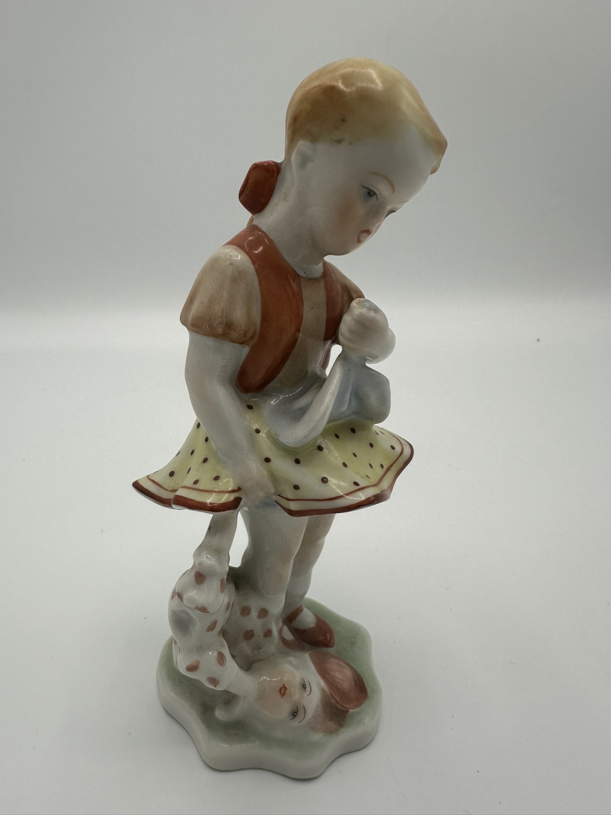 Herend Mädchen mit Puppe/60er Jahre