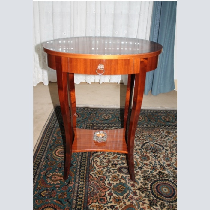 Schöner Kleiner Tisch i (19)