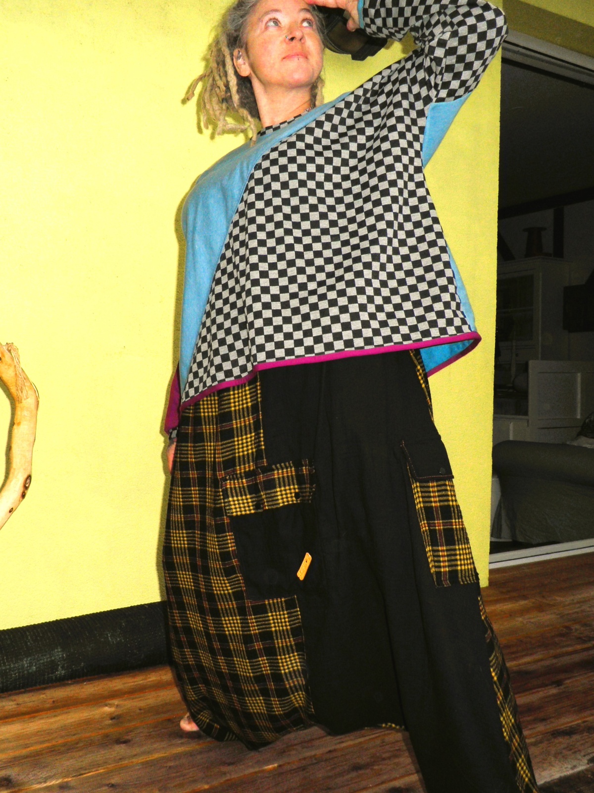 Oversize Sweatshirt Unisex grau/schwarz kariert mit Türkis