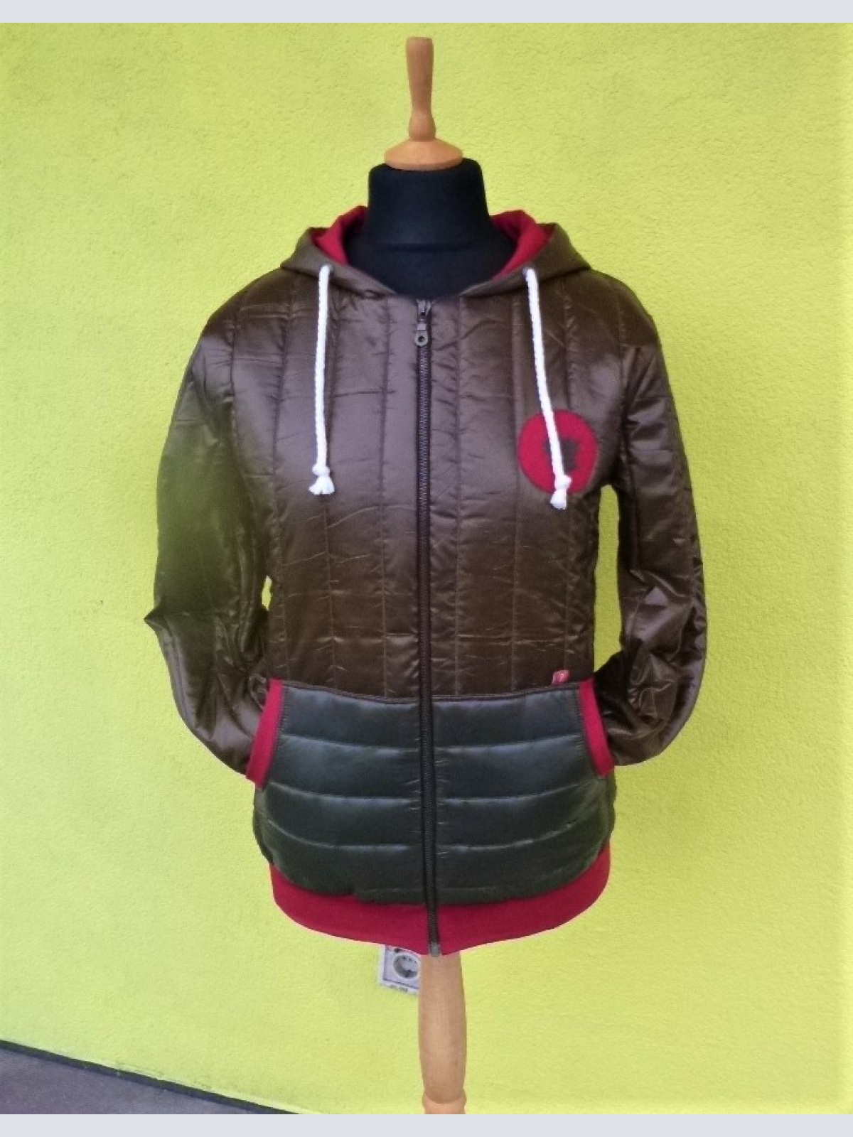 Steppjacke College Jacke in gedämpfte Erdtöne Größe M UNISEX