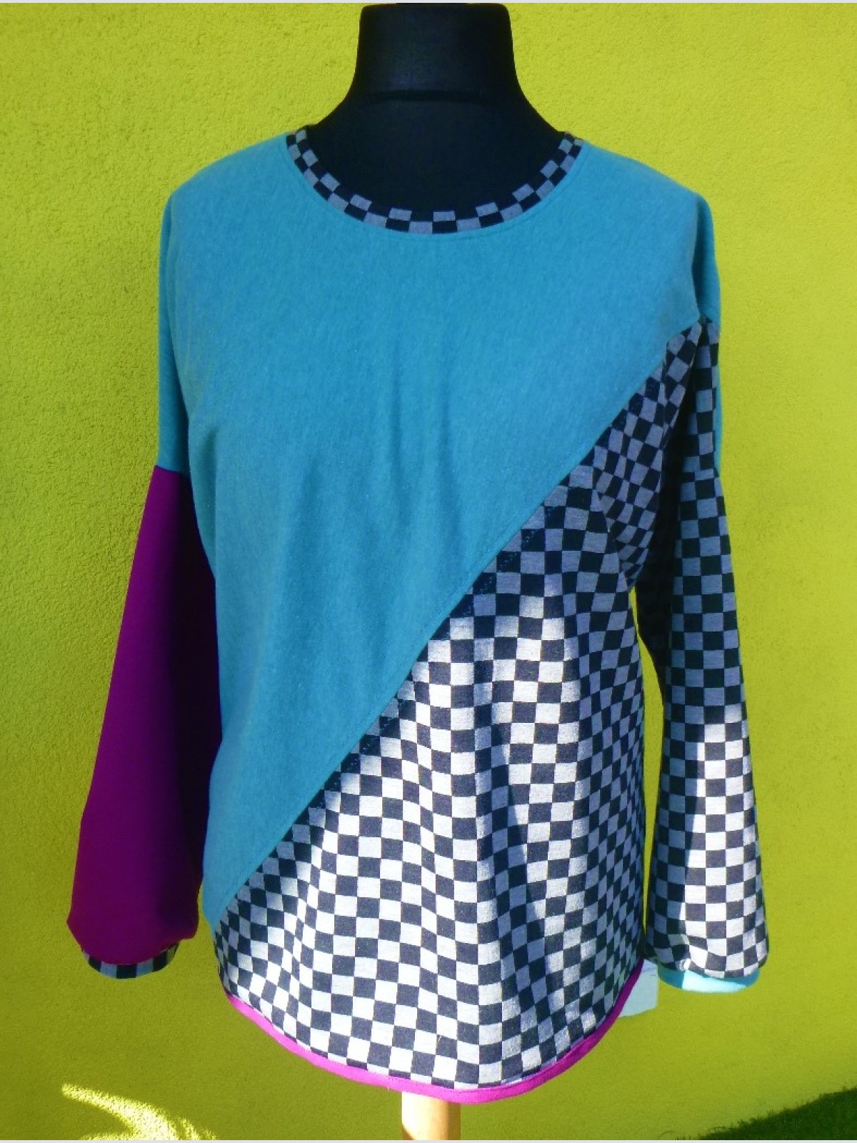 Oversize Sweatshirt Unisex grau/schwarz kariert mit Türkis