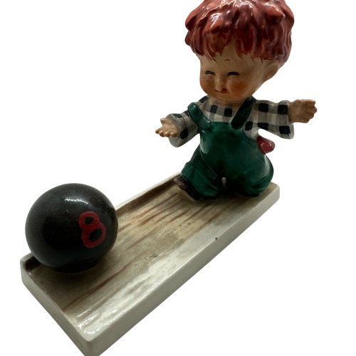 Goebel Figur 1957, Entwurf Charlot Byi