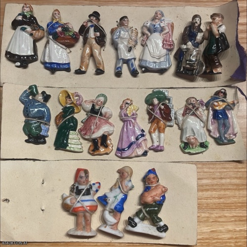 17 Stück WHW Porzellanfiguren