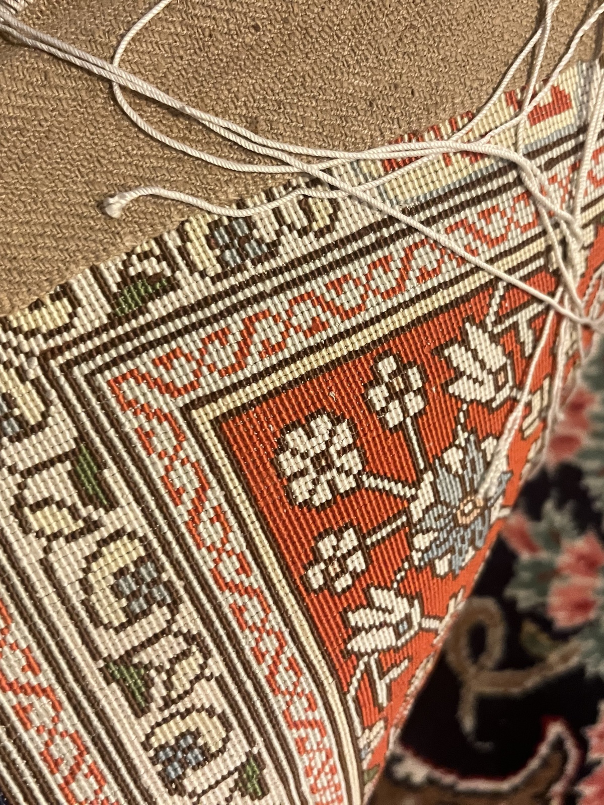 T11 - Hereke – Hängetep. 118 x 86 cm (Seide)  / (N550)