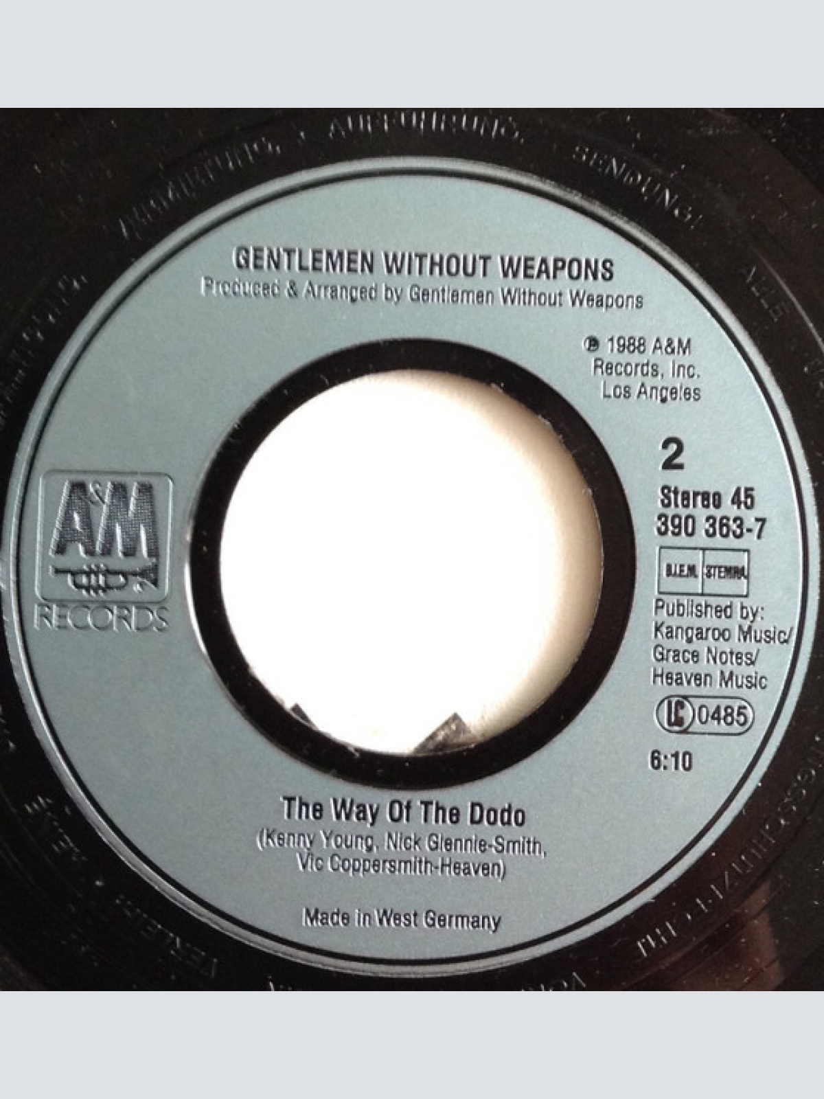 Vinyl / Gentlemen Without Weapons - Unconditional Love (Planet Earth)