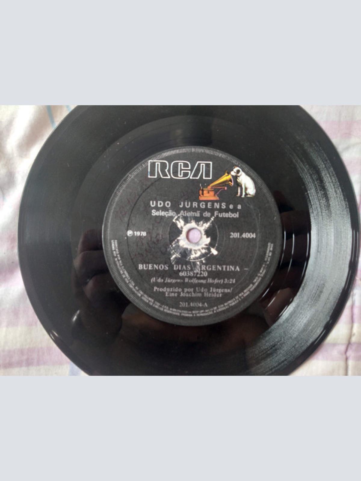 Vinyl / Udo Jürgens And Die Fußball-Nationalmannschaft - Buenos Dias Argentina / Er Hält Den Ball (Sie Hält Den Daumen)