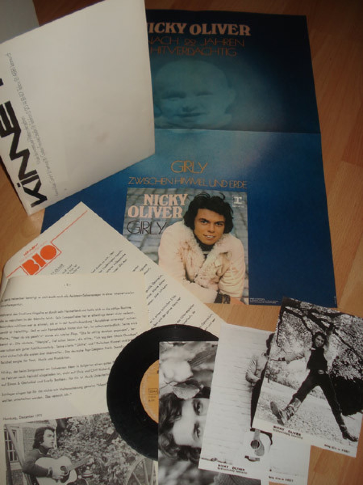 Vinyl / Nicky Oliver - Girly