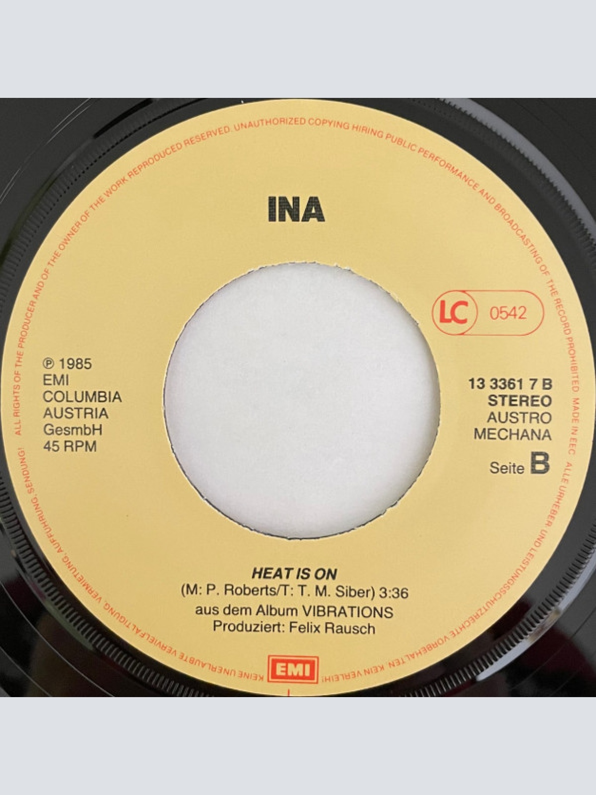 Vinyl / Ina (19) - No One Makes Me Feel That Way