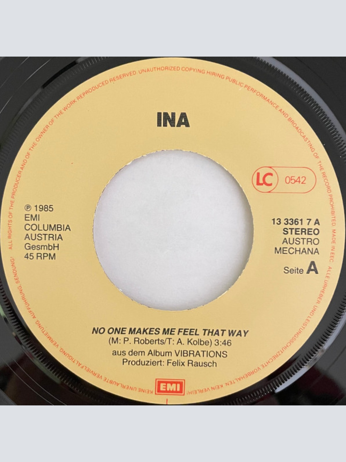 Vinyl / Ina (19) - No One Makes Me Feel That Way