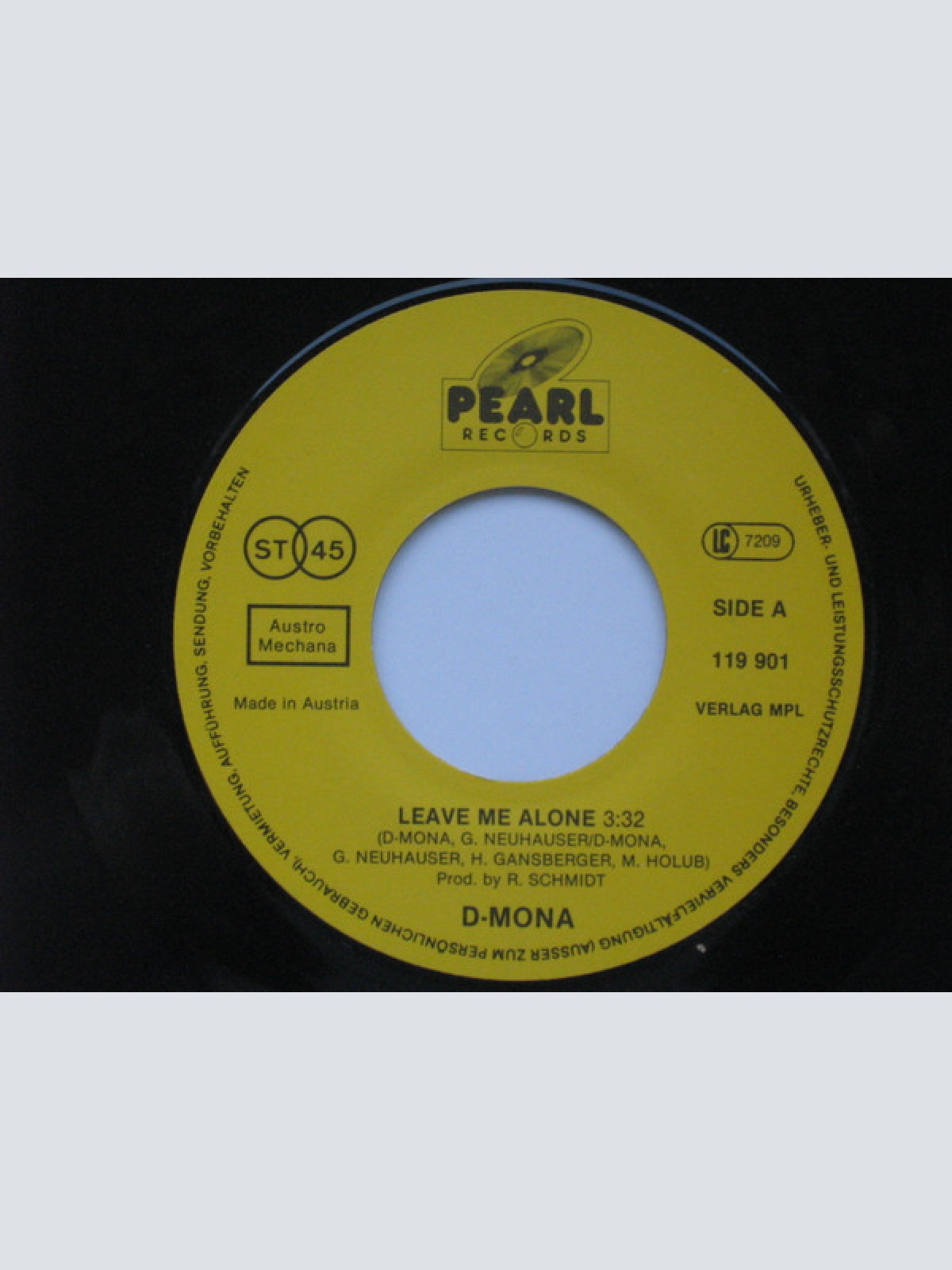 Vinyl / D-Mona - Leave Me Alone