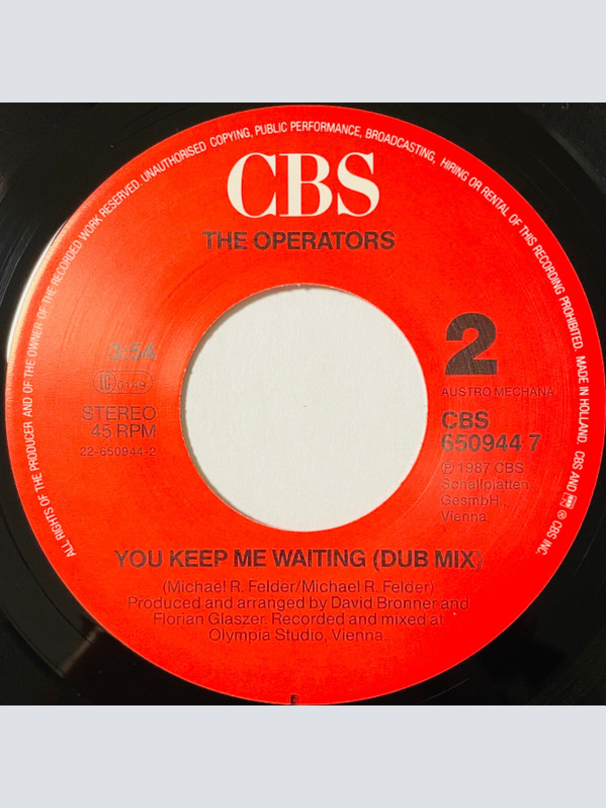 Vinyl / The Operators (5) - You Keep Me Waiting