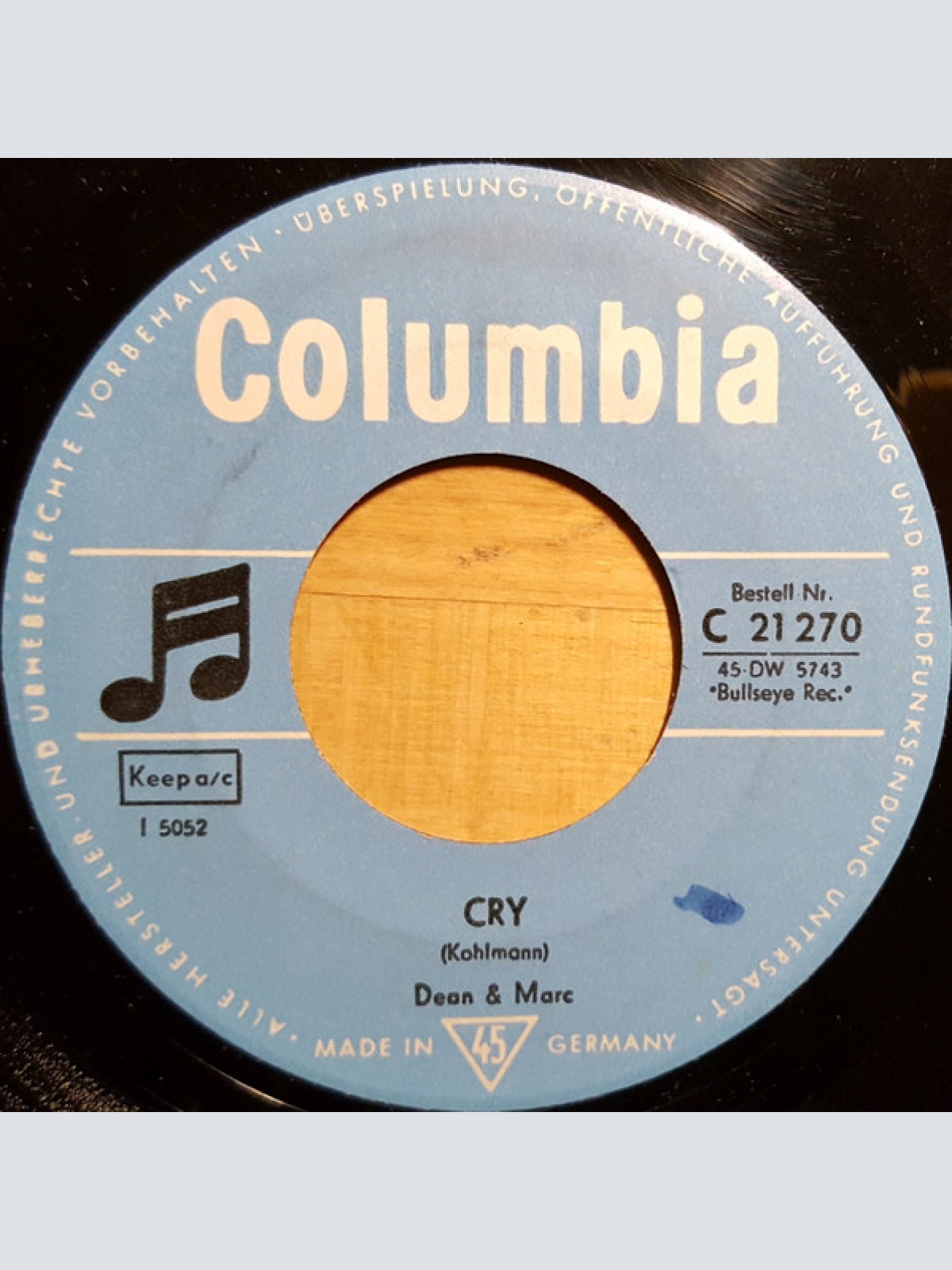 Vinyl / Dean & Marc - Cry / The Beginning Of Love