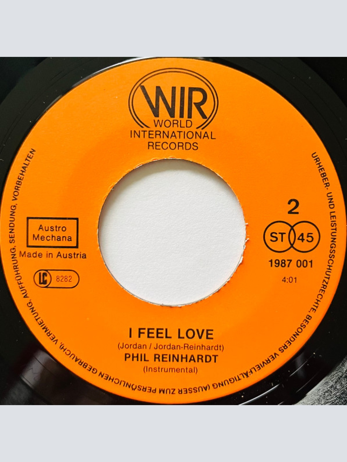 Vinyl / Phil Reinhardt - I Feel Love